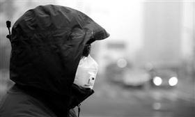 我國全面實施煤炭消費(fèi)控制，大力發(fā)展可再生資源11
